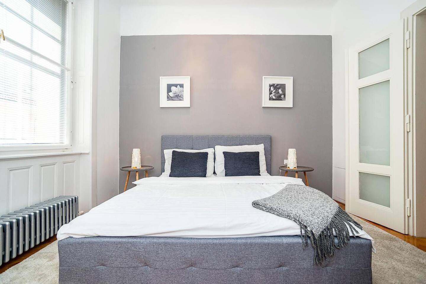 Apartment Elegant Old Town With Balcony *
